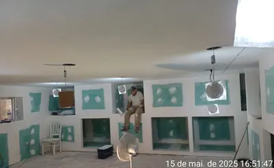 Escada com iluminação LED embutida